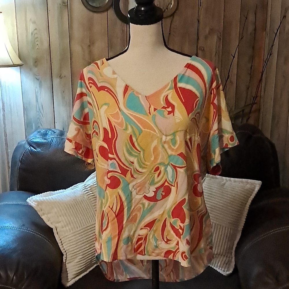 Emily Wonder Women Colorful Abstract Print Top Size Large